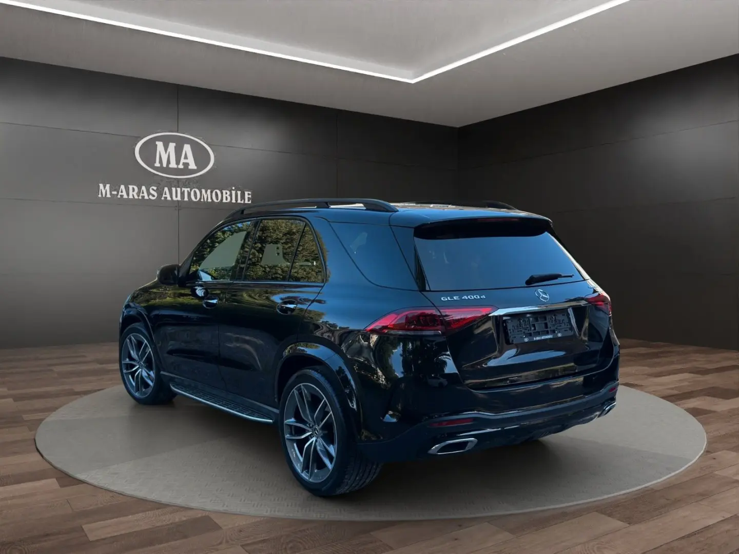 GLE 400 d GLE - 4Matic AMG PANO LEDER AHK STHEIZ