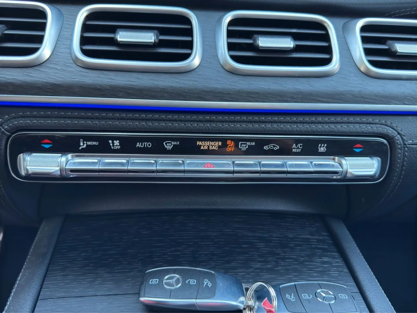 GLE 400 d GLE - 4Matic AMG PANO LEDER AHK STHEIZ