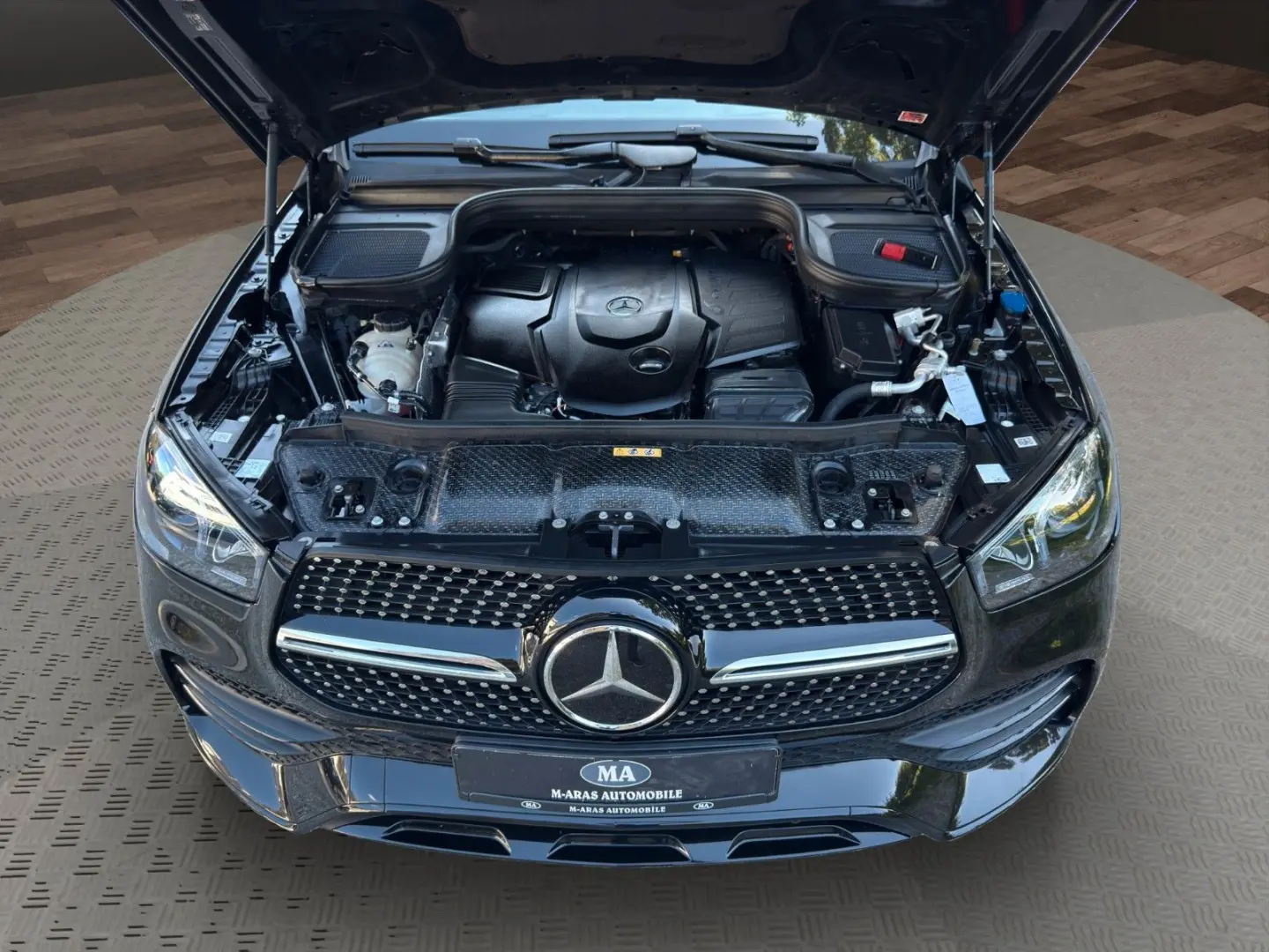 GLE 400 d GLE - 4Matic AMG PANO LEDER AHK STHEIZ