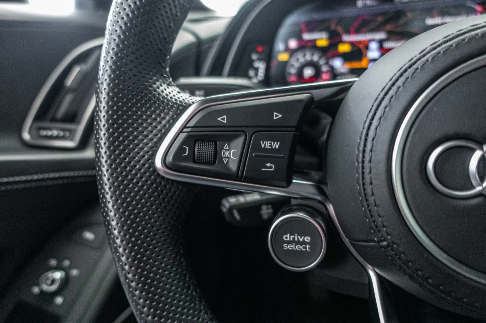 R8 Coupe 5.2FSI RAUTE*B&O*LASER*SUZUKAGRAU*R-Kam