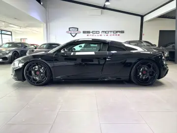 R8 COUPE 5.2 FSI RWD PERFORMANCE SCHALENSITZ 21