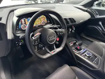 R8 COUPE 5.2 FSI RWD PERFORMANCE SCHALENSITZ 21