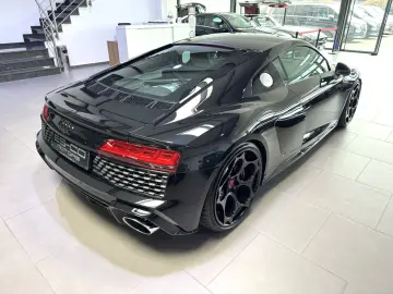 R8 COUPE 5.2 FSI RWD PERFORMANCE SCHALENSITZ 21
