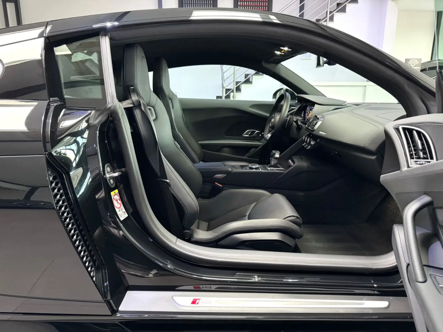 R8 COUPE 5.2 FSI RWD PERFORMANCE SCHALENSITZ 21