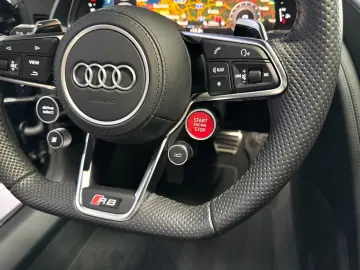 R8 COUPE 5.2 FSI RWD PERFORMANCE SCHALENSITZ 21