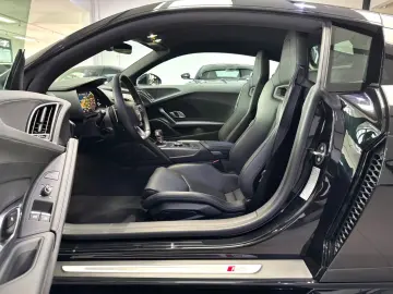 R8 COUPE 5.2 FSI RWD PERFORMANCE SCHALENSITZ 21