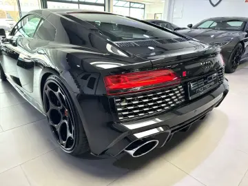 R8 COUPE 5.2 FSI RWD PERFORMANCE SCHALENSITZ 21