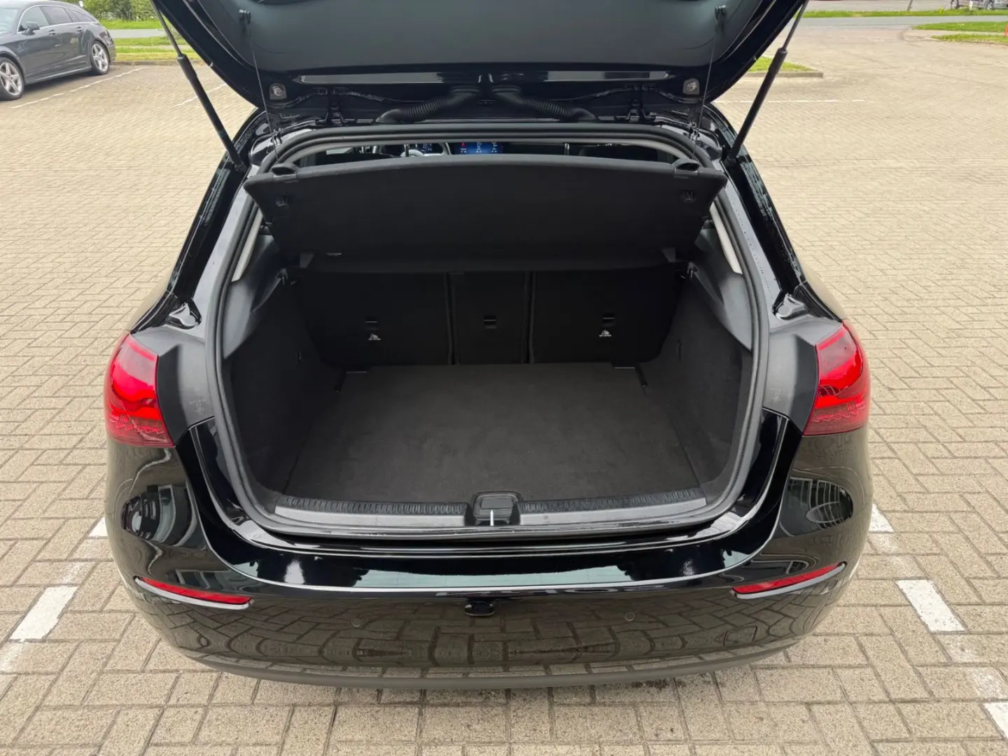 A 200d Entry,Comand,T-Leder,R-Kamera,3,99%