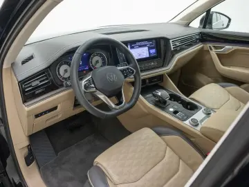 Touareg 3.0 V6 TDI Atmosphere*4M*NAV*PANO*ACC*