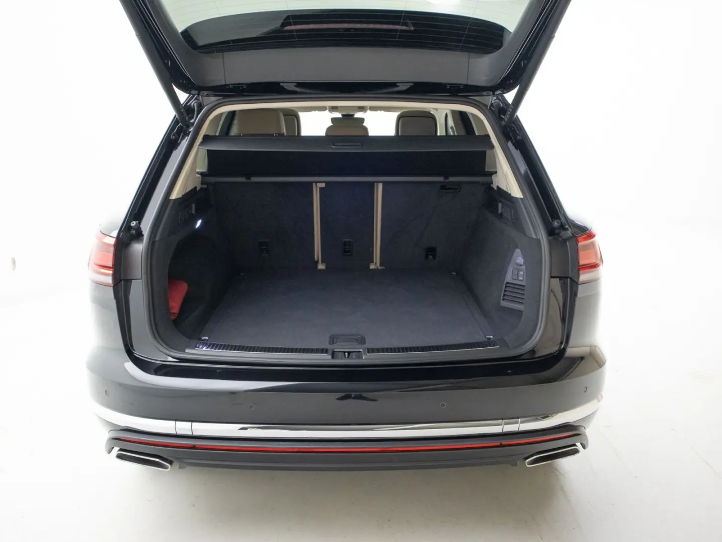 Touareg 3.0 V6 TDI Atmosphere*4M*NAV*PANO*ACC*