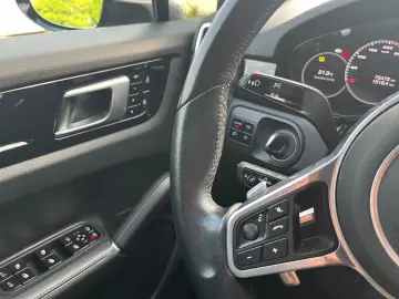 Cayenne-Panor-Led-20Zoll-Keyless-Bose-Sitzbel