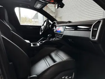 Cayenne S/CHRONO/HUD/APPLE CARPLAY/PDLS+