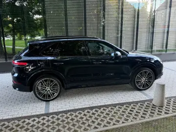 Cayenne V6 3.0L/CARPLAY/HUD/BOSE/ACC/MATRIX-LED