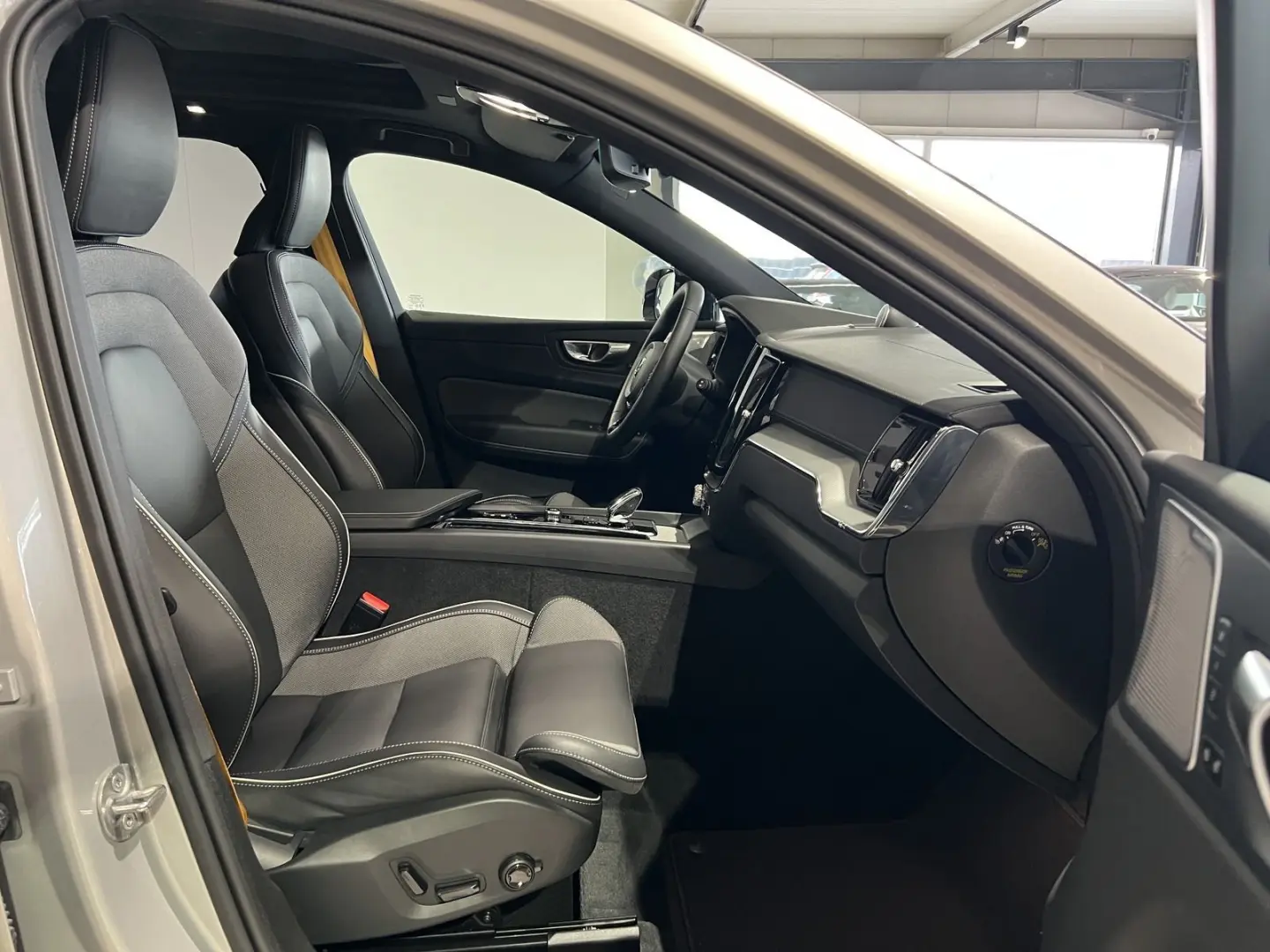 XC60 T8 Polestar Engineered Recharge AWD B&W AHK