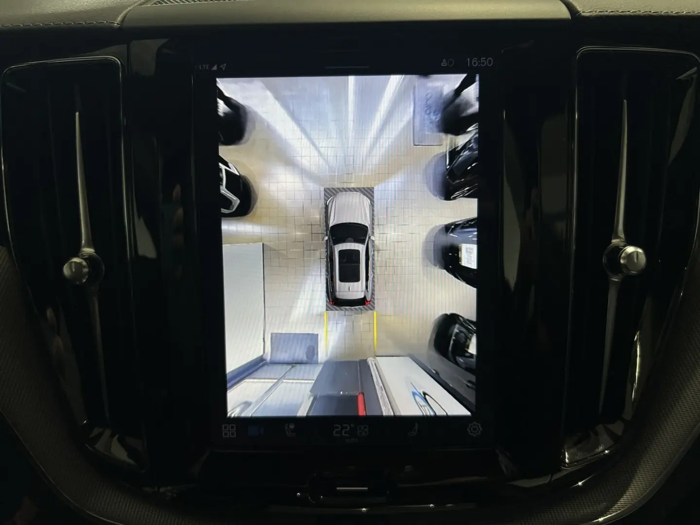 XC60 T8 Polestar Engineered Recharge AWD B&W AHK