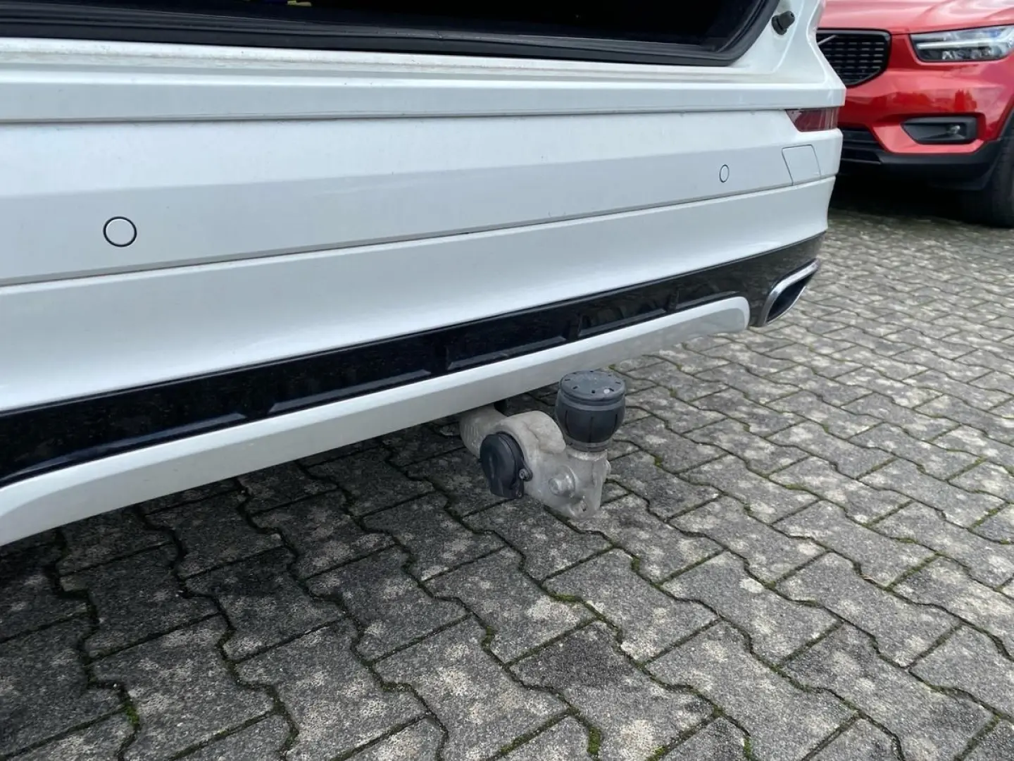 XC60 T8 R Design Plug-In AWD AHK IntelliSafe Pro