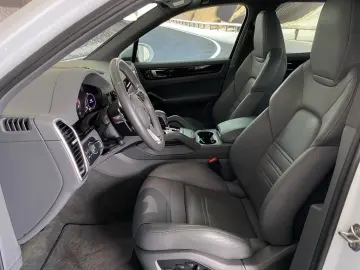 Cayenne 3.0 E-Hybrid Platinum Edition PANO+BOSE+
