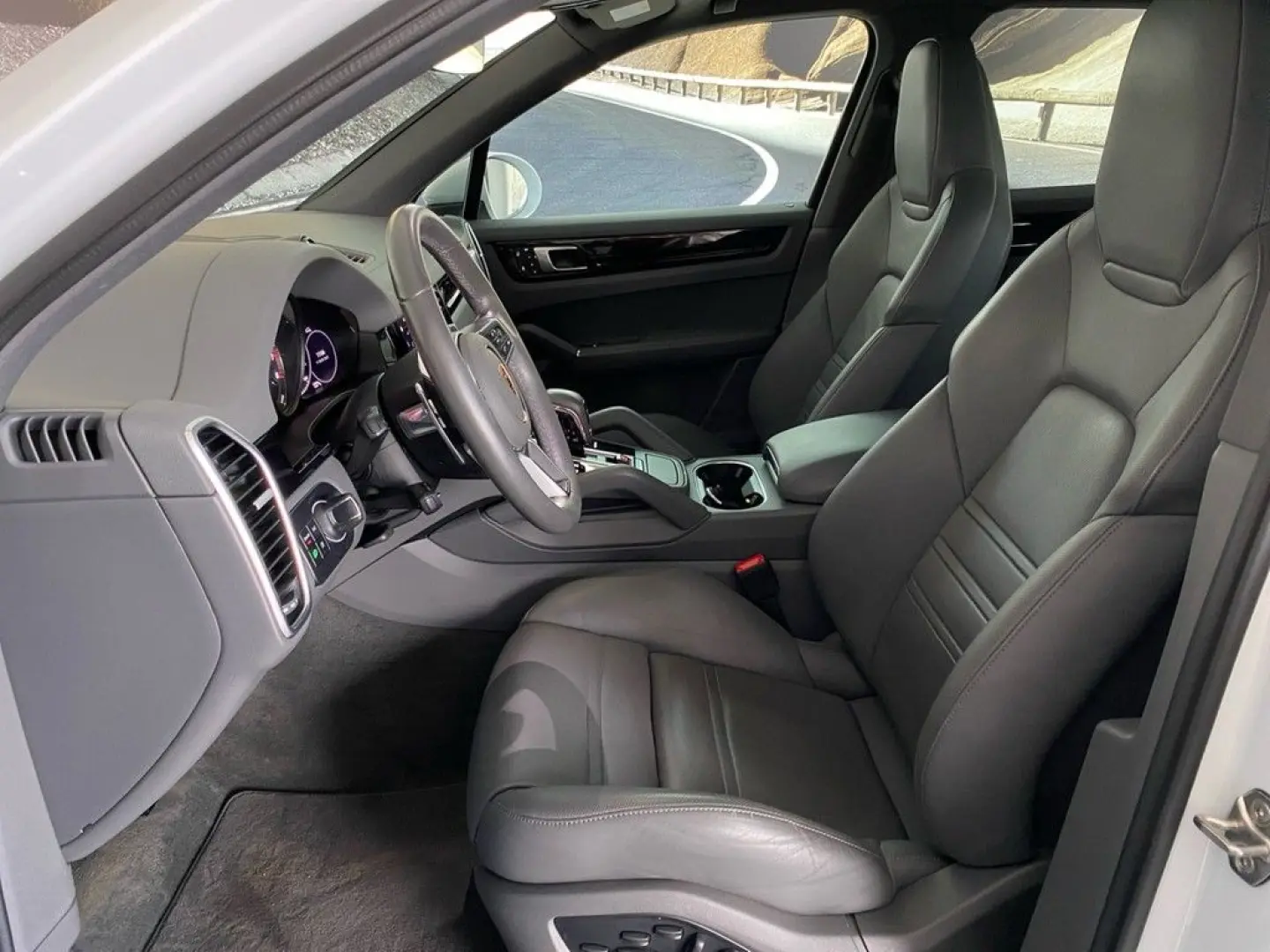 Cayenne 3.0 E-Hybrid Platinum Edition PANO+BOSE+