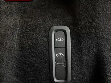 XC60 B5 PRO LUFT+KEYLESS+KAMERA+STANDHEIZUNG+LED