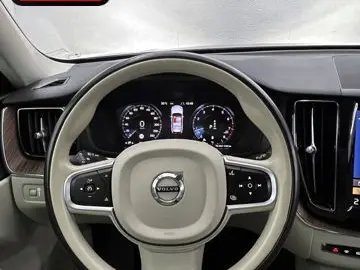 XC60 B5 PRO LUFT+KEYLESS+KAMERA+STANDHEIZUNG+LED