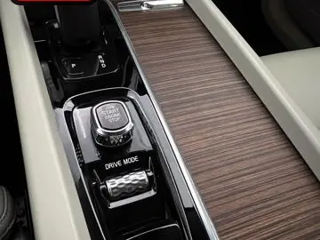 XC60 B5 PRO LUFT+KEYLESS+KAMERA+STANDHEIZUNG+LED