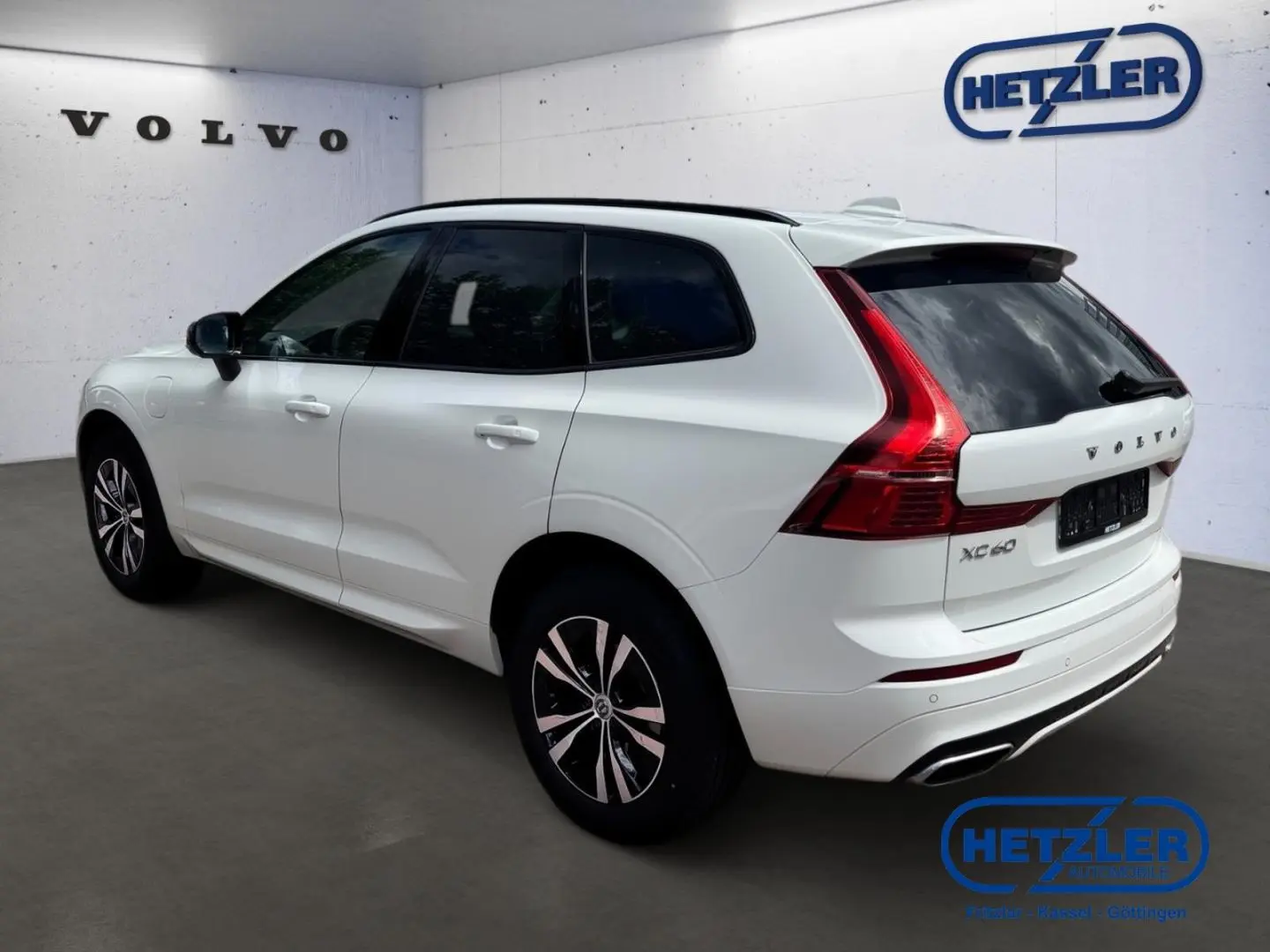 XC60 R Design Expression Recharge Plug-In Hybrid