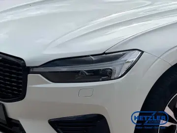 XC60 R Design Expression Recharge Plug-In Hybrid