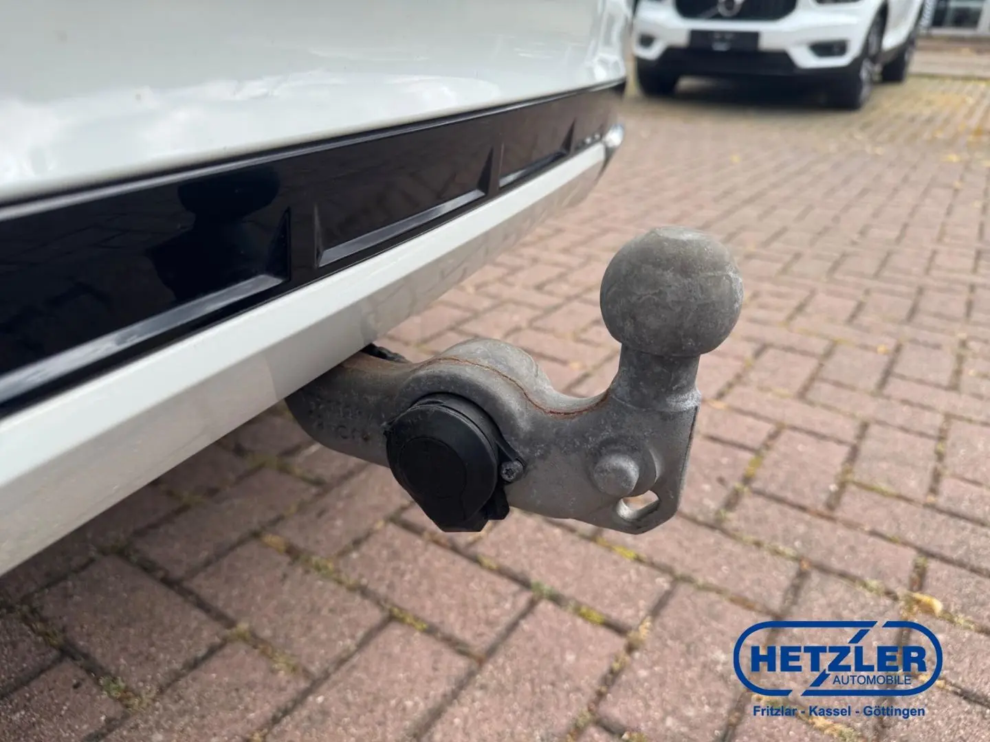 XC60 R Design Expression Recharge Plug-In Hybrid