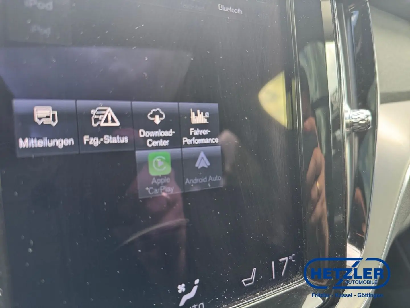 XC60 R Design Expression Recharge Plug-In Hybrid