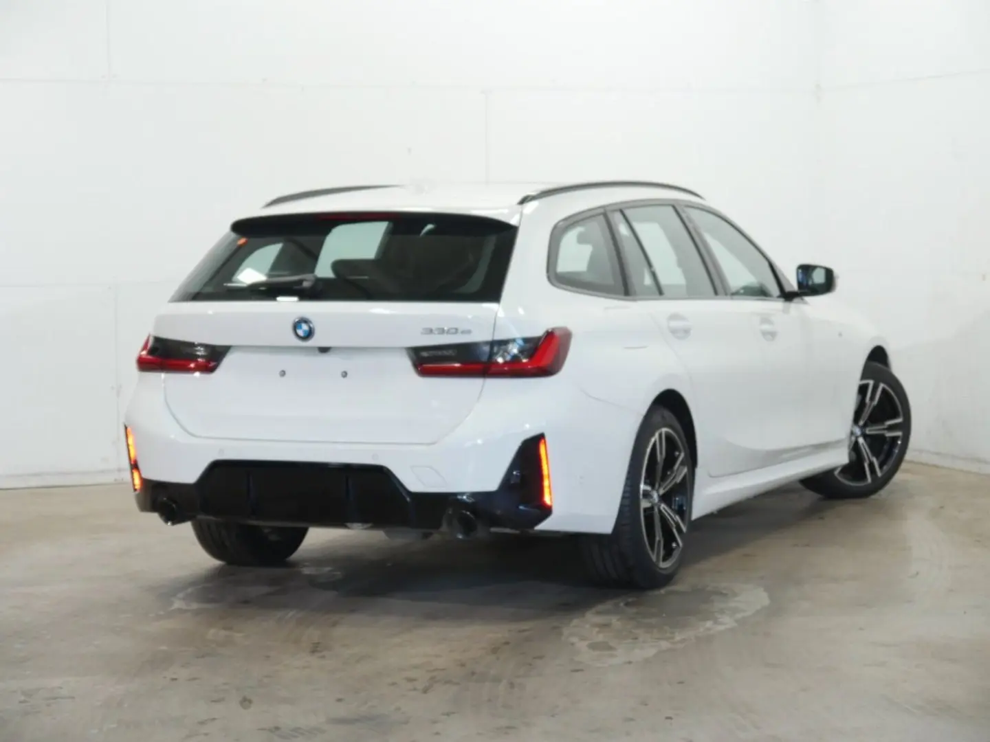 330e iPerformance Touring ///M-Sport PRO PanoSD