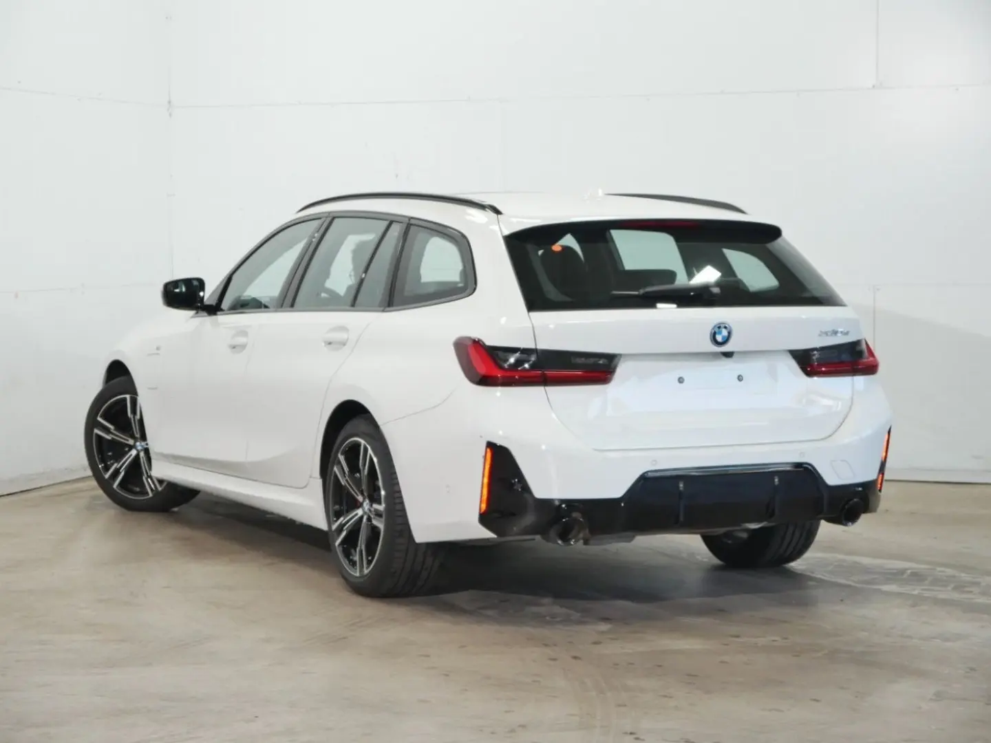330e iPerformance Touring ///M-Sport PRO PanoSD