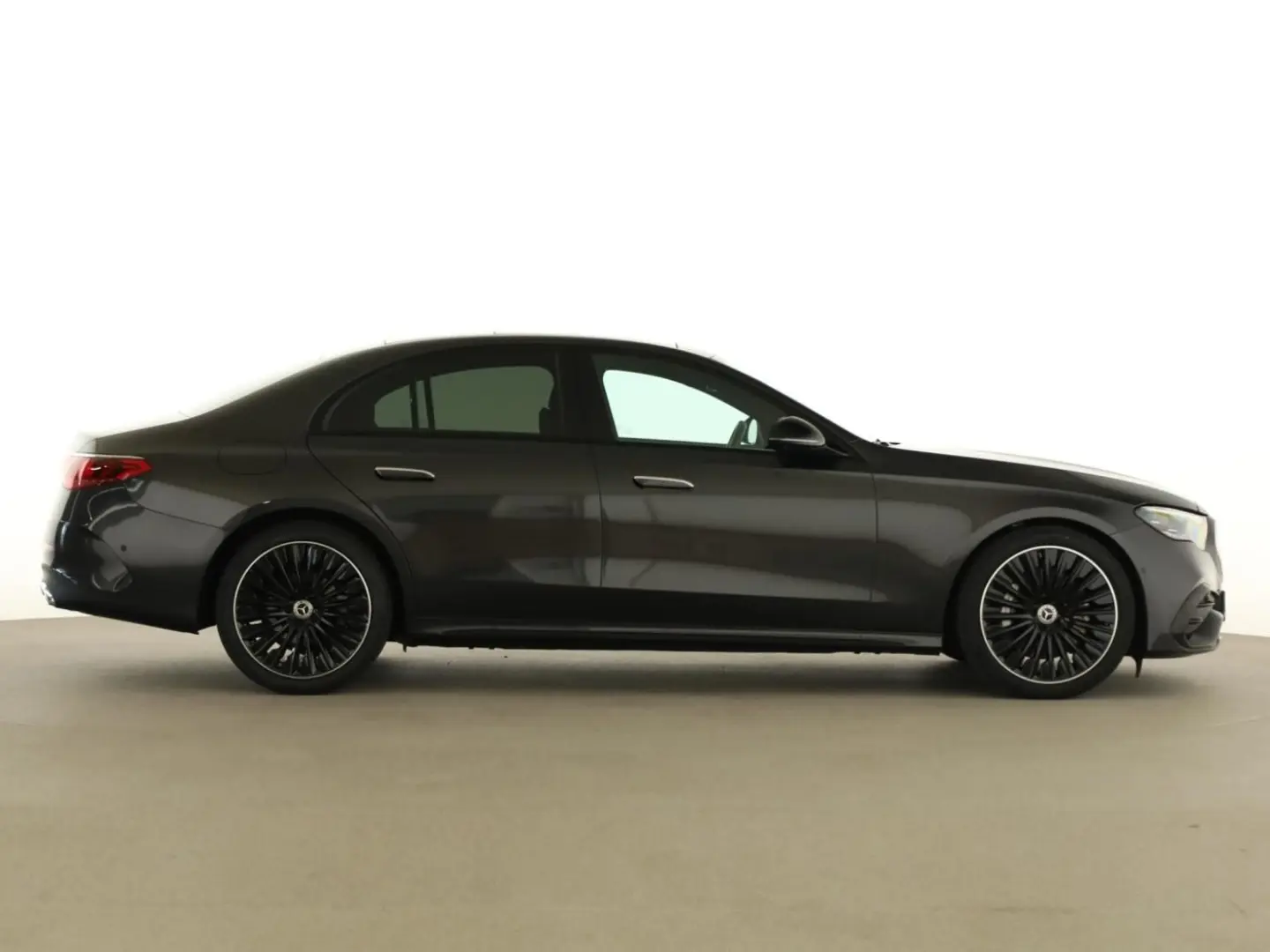 E 200 AMG ADV PLUS+NIGHT+PANO+360°+KEYLESS+WIDE+