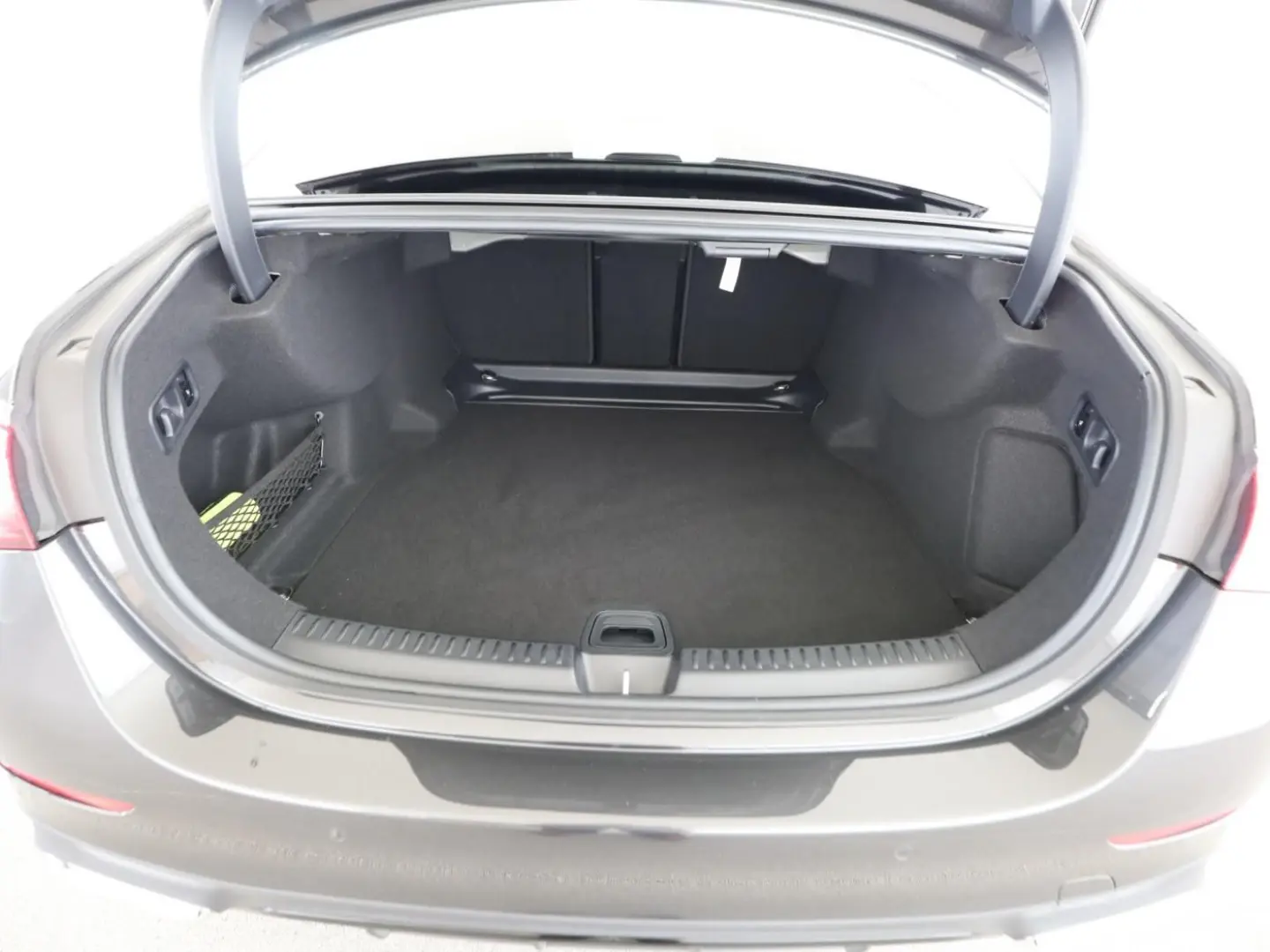 E 200 AMG ADV PLUS+NIGHT+PANO+360°+KEYLESS+WIDE+