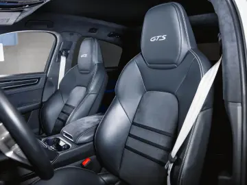 Cayenne GTS Coupé Luftfederung BOSE