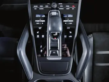 Cayenne GTS Coupé Luftfederung BOSE