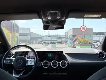 Mercedes-Benz 250