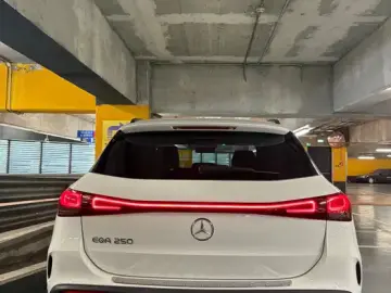 Mercedes-Benz 250