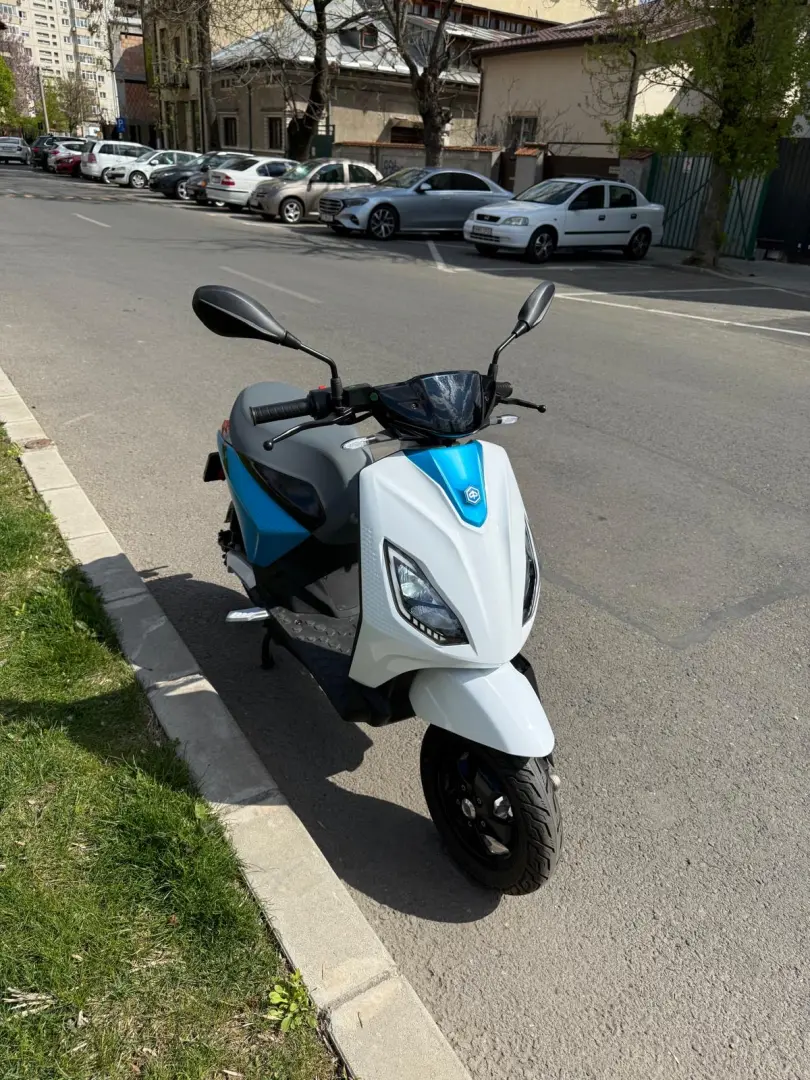 Piaggio One