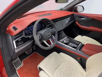 Q8 55 TFSI quattro S-Line Audi Exclusive Klima