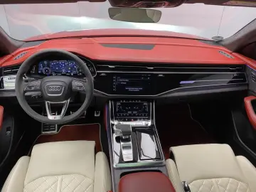 Q8 55 TFSI quattro S-Line Audi Exclusive Klima