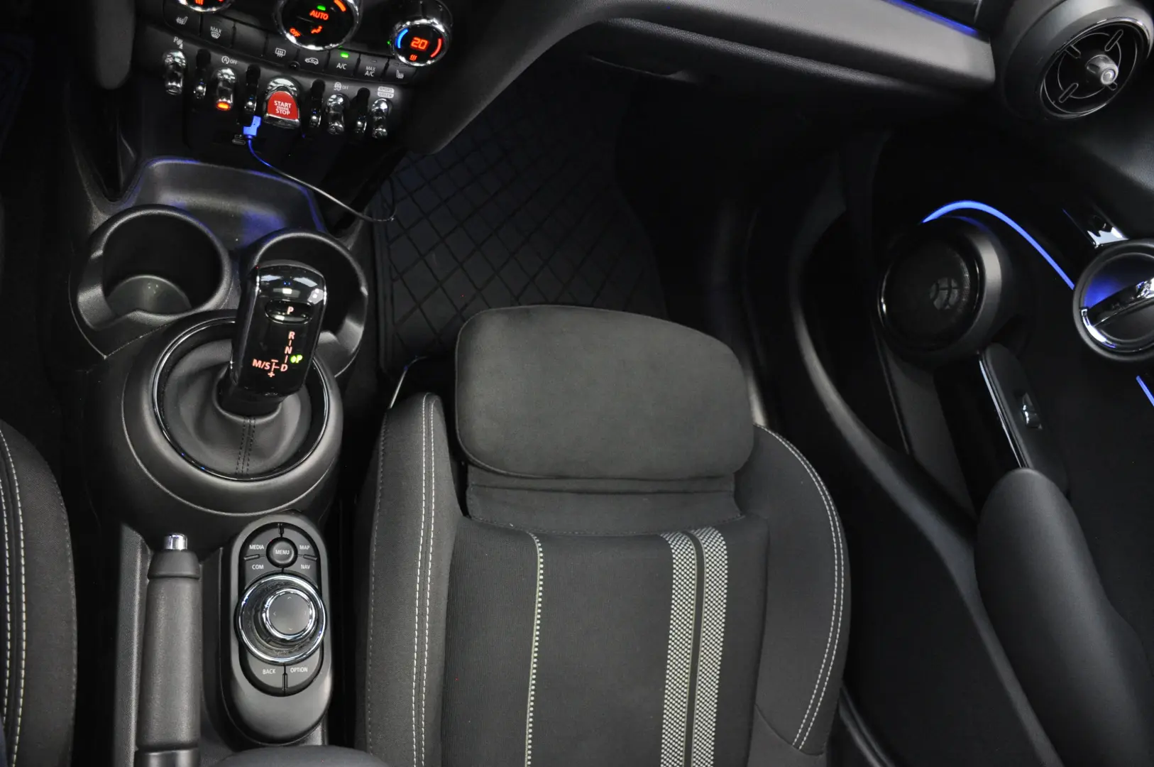 Mini Cooper S JCW Pack AT Paanorama LED HarmanKardon
