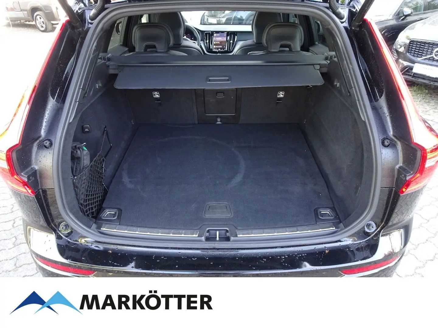 XC60 T8 AWD Recharge Plus Dark SHZ/LHZ/PANO/360