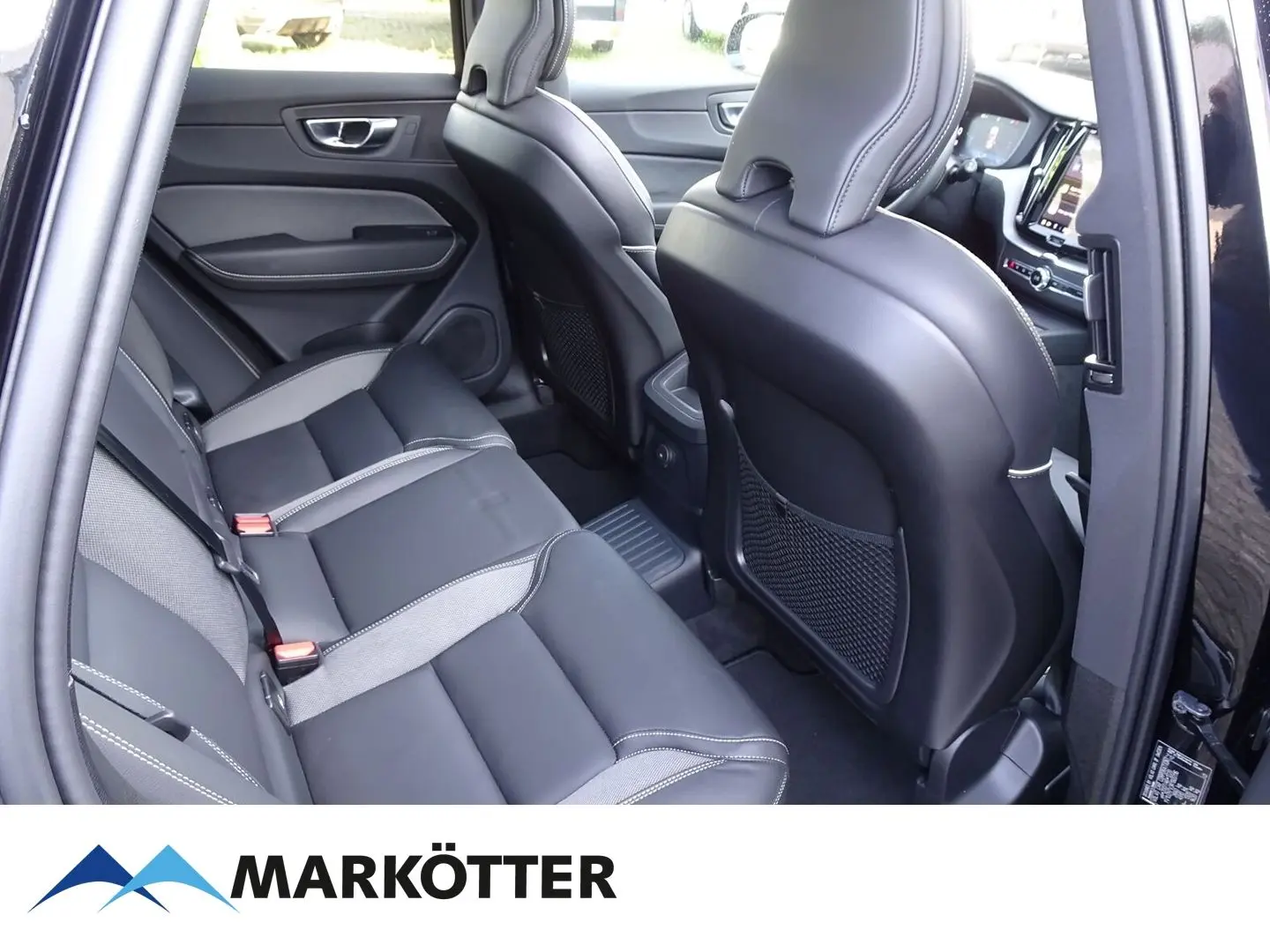 XC60 T8 AWD Recharge Plus Dark SHZ/LHZ/PANO/360