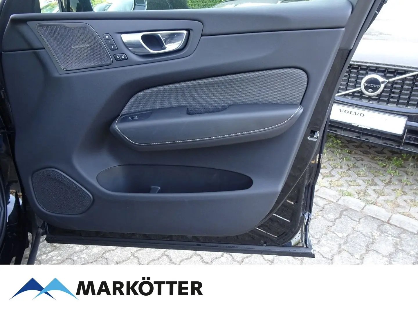 XC60 T8 AWD Recharge Plus Dark SHZ/LHZ/PANO/360