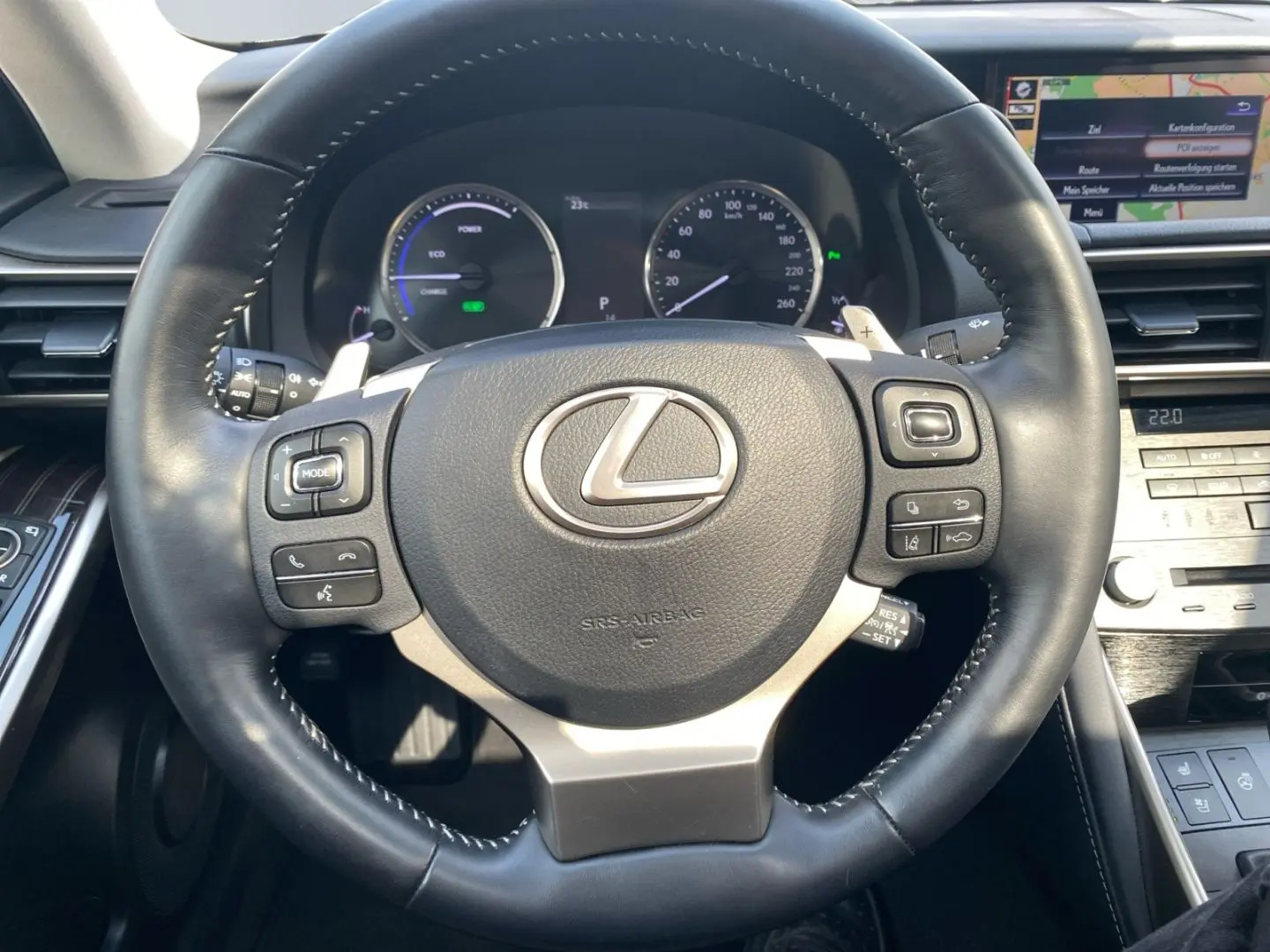 IS 300 h Luxury Line *LED*GSD*Leder*M Levinson*