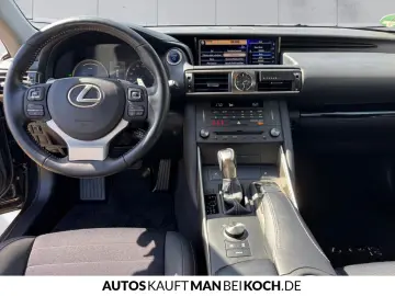 IS 300h Style Edition NAVI SMART KEY LED SHZ MFL