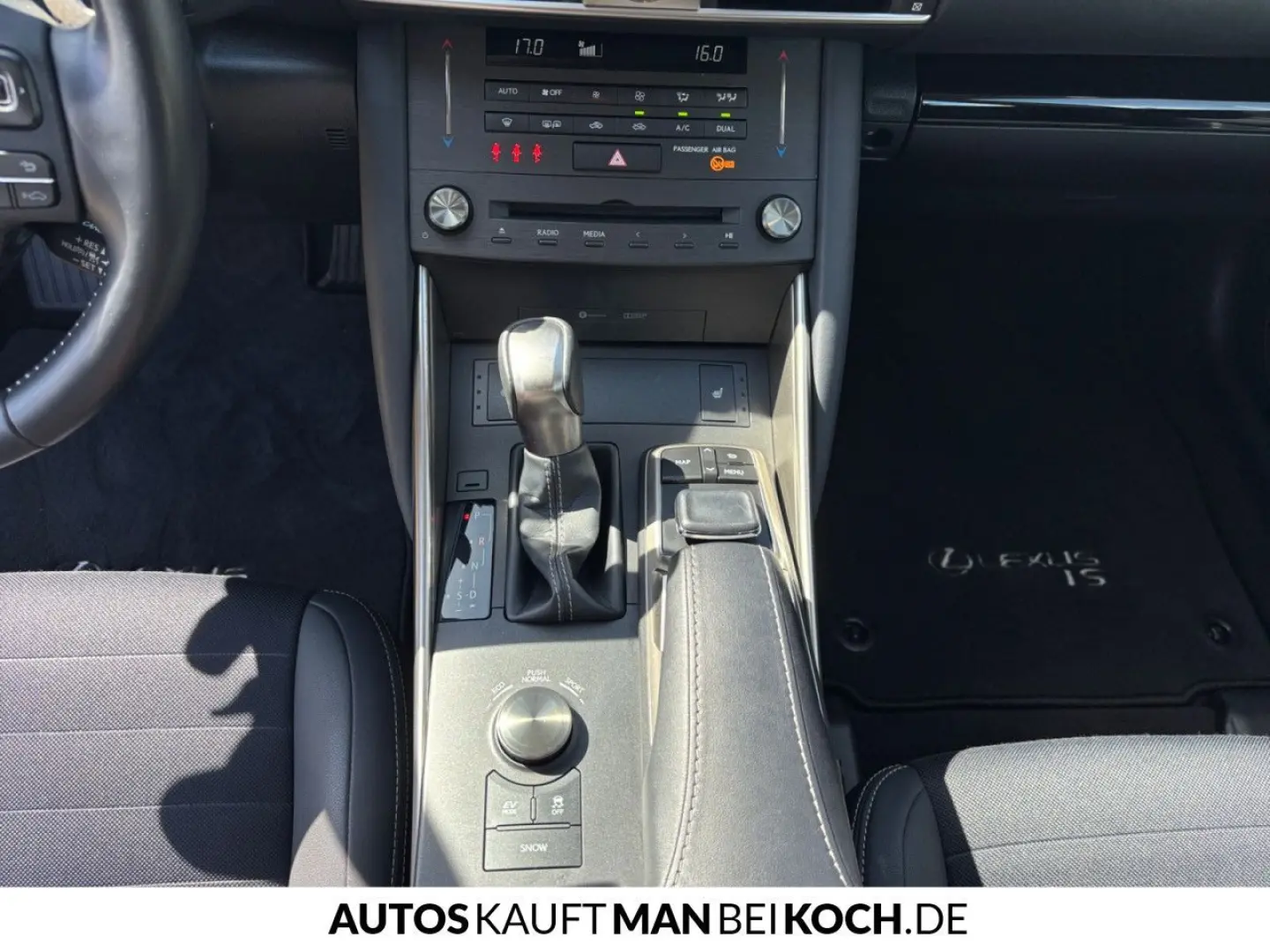 IS 300h Style Edition NAVI SMART KEY LED SHZ MFL