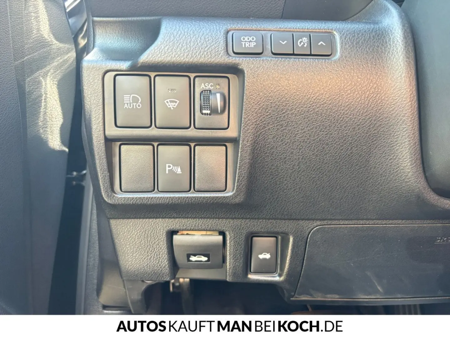 IS 300h Style Edition NAVI SMART KEY LED SHZ MFL