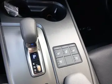 UX 300h Allrad/F SPORT*Matrix LED*360°*ACC*HUD*L