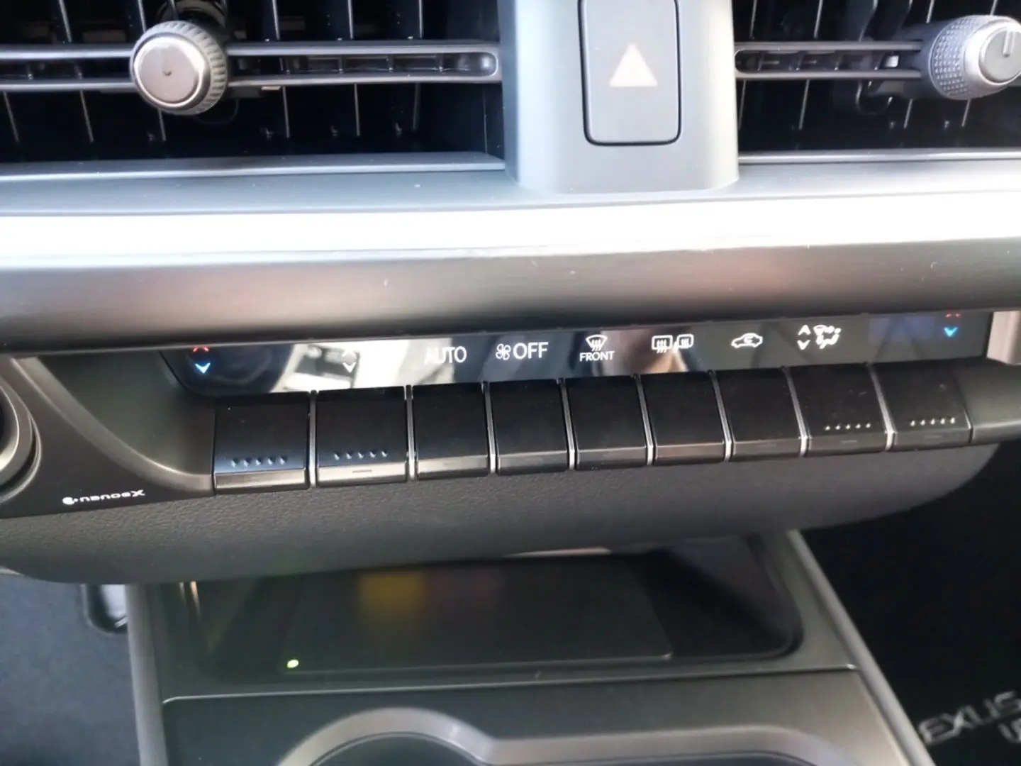 UX 300h Allrad/F SPORT*Matrix LED*360°*ACC*HUD*L